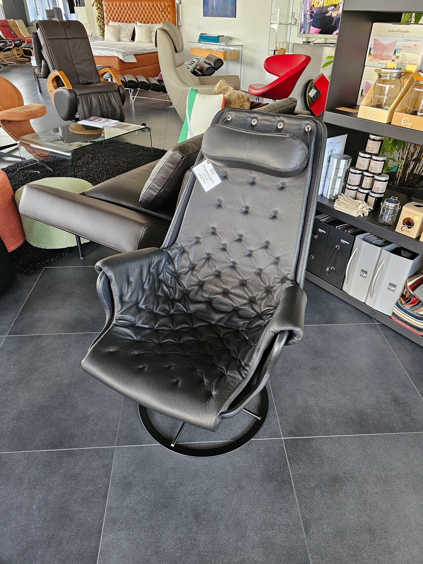 DUX Jetson Chair Special Edition Black