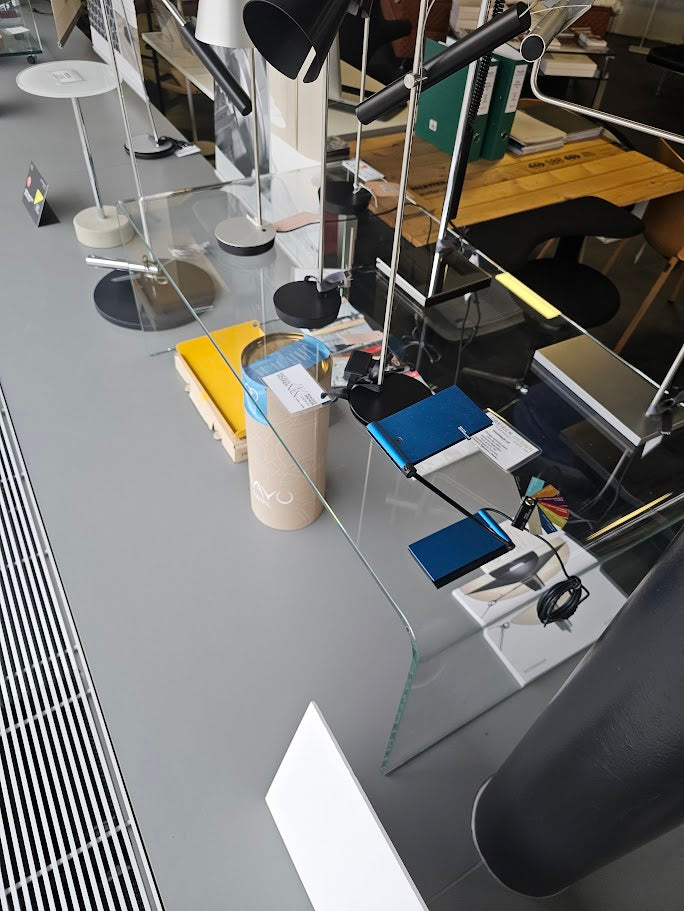 GLASCOUCHTISCH U-TISCH Design von DREIECK DESIGN