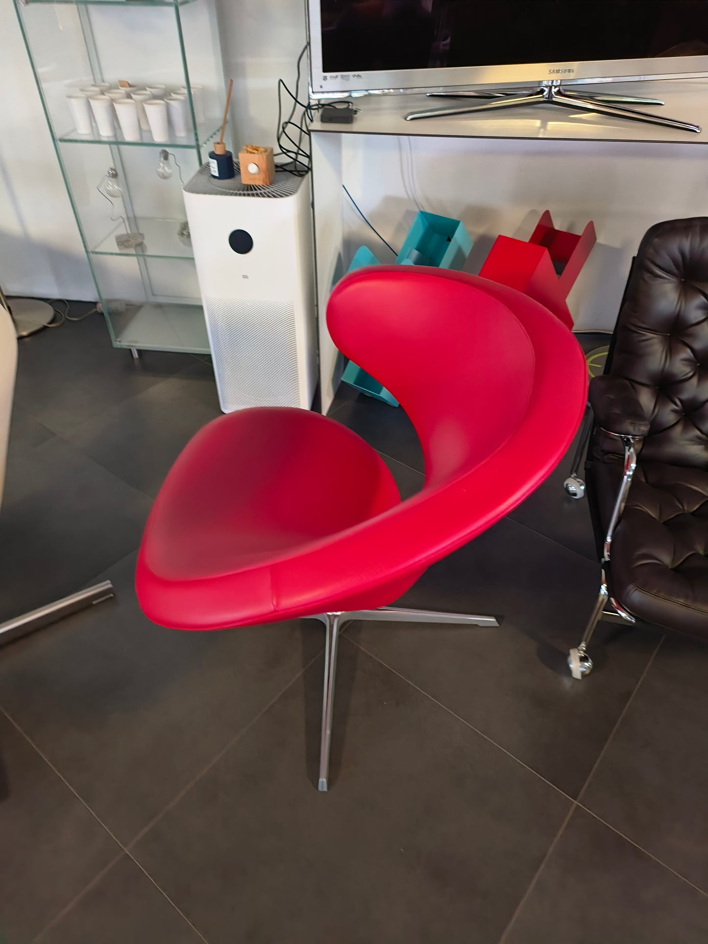 Varier Peel Club Leder Semi Anilin Rot ab Ausstellung