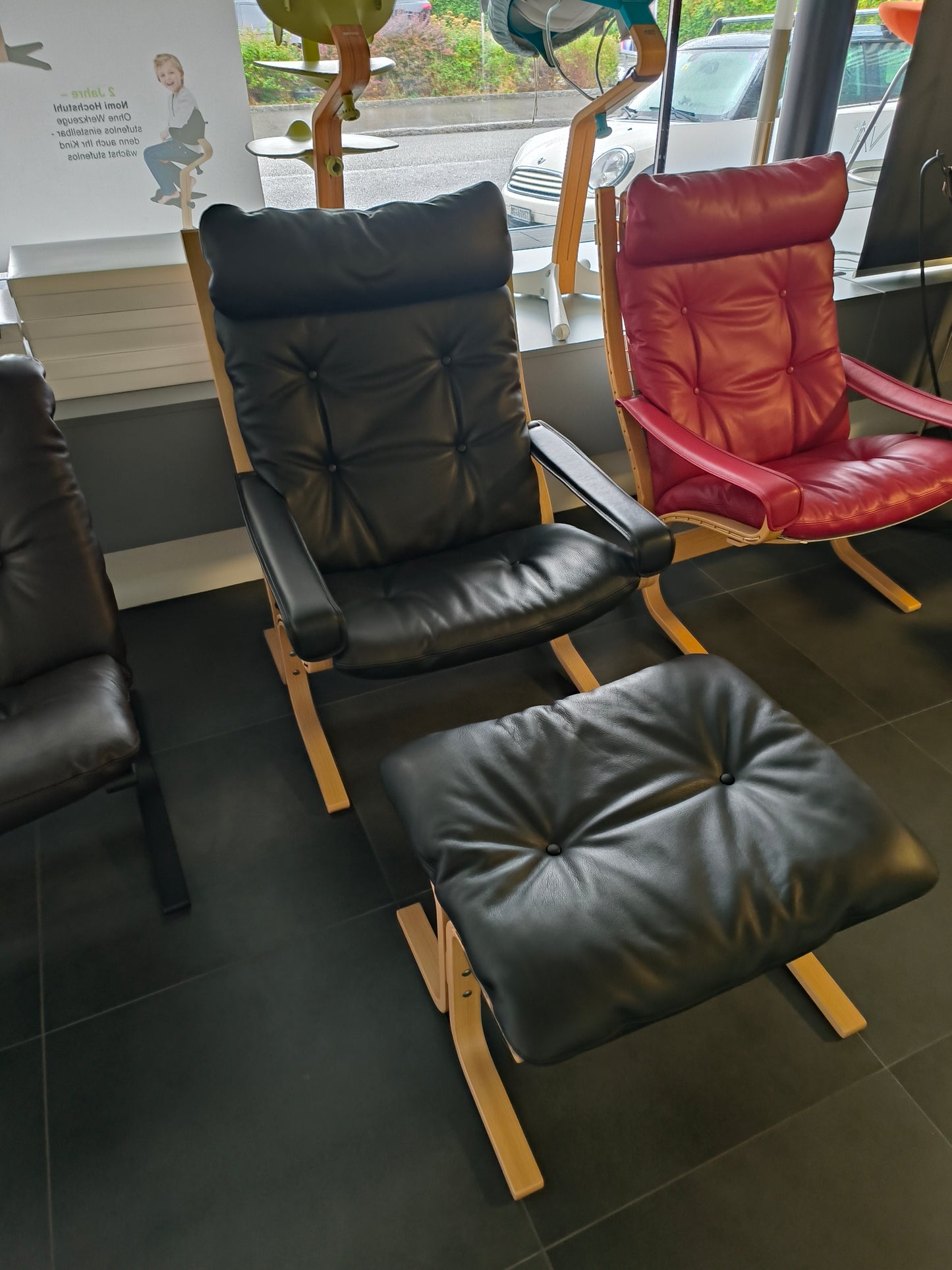 Siesta Classic Hoch mit Armlehnen und Hocker neu ab Ausstellung