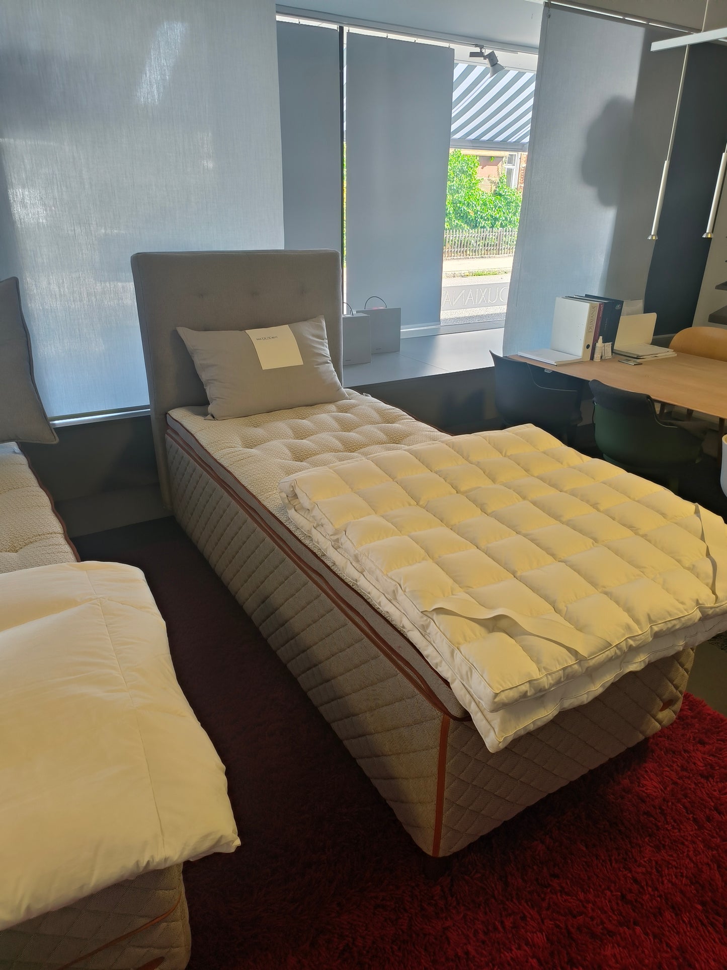 DUX Bett 5005 inkl. Pascal de Luxe Auflage ab Ausstellung 35% Rabatt