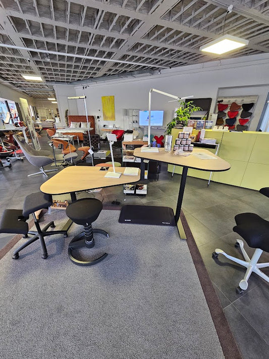 Aeris Active Office Desk ab Ausstellung Steh Sitztisch